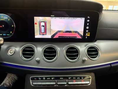 Mercedes-Benz E 220 d AMG Night-Edition/Widescreen/LED/360 Kam — slika 14