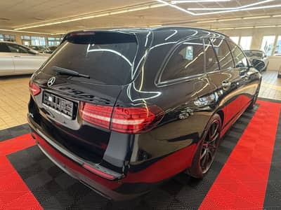 Mercedes-Benz E 220 d AMG Night-Edition/Widescreen/LED/360 Kam — slika 8