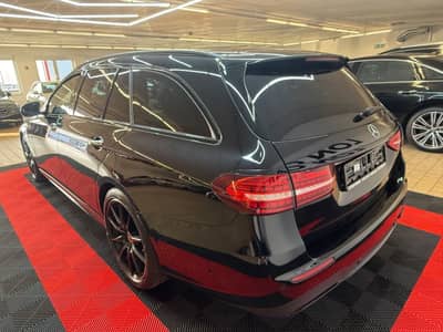 Mercedes-Benz E 220 d AMG Night-Edition/Widescreen/LED/360 Kam — slika 10