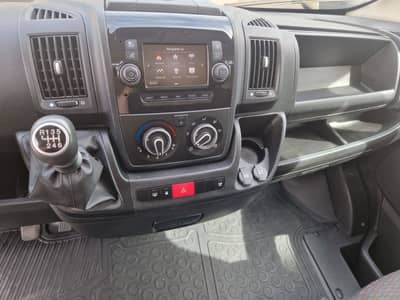 Peugeot Boxer Kasten Hochraum 335 L3H2 Premium BlueHDi — slika 14
