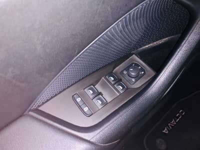 Skoda Octavia Combi Ambition°NAVI°LED°SHZ°PDC°1.Hd° — slika 16