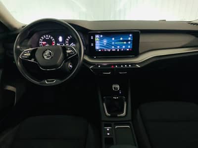 Skoda Octavia Combi Ambition°NAVI°LED°SHZ°PDC°1.Hd° — slika 25
