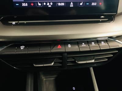 Skoda Octavia Combi Ambition°NAVI°LED°SHZ°PDC°1.Hd° — slika 13