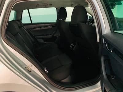 Skoda Octavia Combi Ambition°NAVI°LED°SHZ°PDC°1.Hd° — slika 21