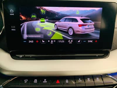 Skoda Octavia Combi First Edition°HEAD-UP°LED°SHZ° — slika 21