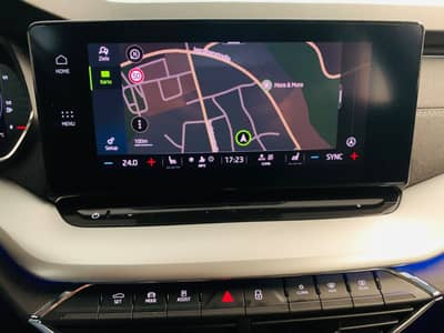 Skoda Octavia Combi First Edition°HEAD-UP°LED°SHZ° — slika 20
