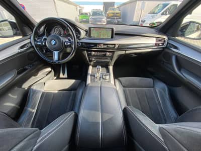 BMW X5 xDrive 30 d LAGERSCHADEN/bedingt fahrbereit — slika 11