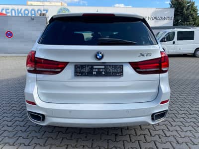 BMW X5 xDrive 30 d LAGERSCHADEN/bedingt fahrbereit — slika 17