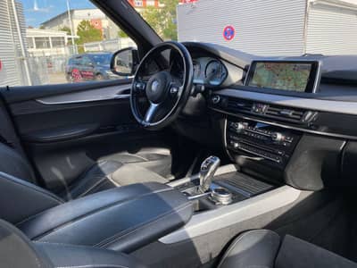 BMW X5 xDrive 30 d LAGERSCHADEN/bedingt fahrbereit — slika 12