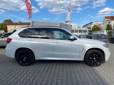 BMW X5 xDrive 30 d LAGERSCHADEN/bedingt fahrbereit — slika 15