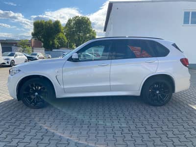 BMW X5 xDrive 30 d LAGERSCHADEN/bedingt fahrbereit — slika 3