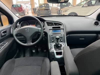 Peugeot 5008 2.0 Family plus HDi FAP 150 — slika 13