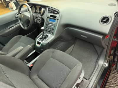 Peugeot 5008 2.0 Family plus HDi FAP 150 — slika 16