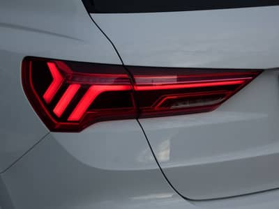 Audi Q3 40 TDI Quattro LED Virtual ACC STHZG Kamera — slika 27