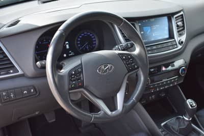 Hyundai TUCSON Tucson Style 2WD Panorama Dach Bluetooth Schaltr — slika 13