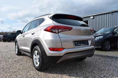 Hyundai TUCSON Tucson Style 2WD Panorama Dach Bluetooth Schaltr — slika 4