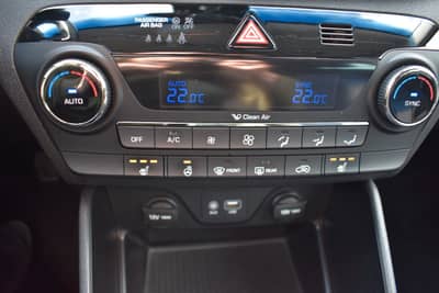 Hyundai TUCSON Tucson Style 2WD Panorama Dach Bluetooth Schaltr — slika 22