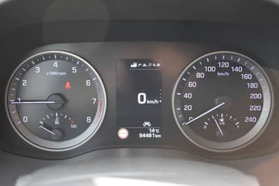 Hyundai TUCSON Tucson Style 2WD Panorama Dach Bluetooth Schaltr — slika 15