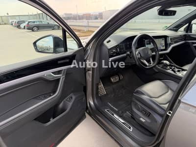 Volkswagen Touareg 3.0 TSI*R LINE*BlackS*PAN*MATRI*LUFT*VOL — slika 19