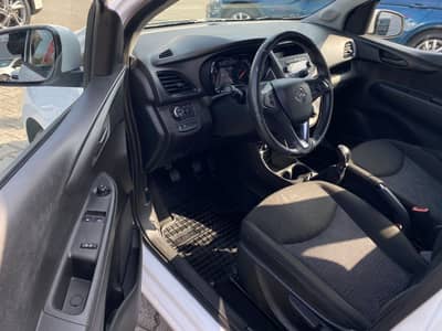 Opel Karl Excite Tempo/PDC/Sitzhz/USB/Allwetter/Klima — slika 6