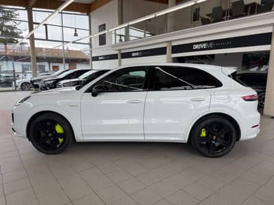 Porsche Cayenne Turbo SE Matrix ACC Pano 360KAM VOLL — slika 6