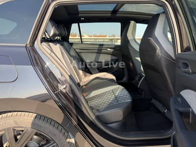 Volkswagen Golf 8 2.0 TDI Var*R LINE*DSG*VIR*PAN*IQ*HEAD-UP — slika 21