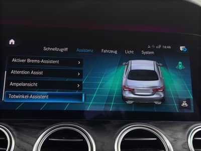 Mercedes-Benz E 220d Lim. Avantgarde Facelift*LED*Ambiente*Kam — slika 22