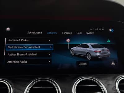 Mercedes-Benz E 220d Lim. Avantgarde Facelift*LED*Ambiente*Kam — slika 17