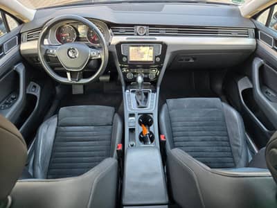 Volkswagen Passat Lim 2.0 TDI DSG"Highline"LED"Navi"Masage" — slika 12
