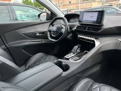 Peugeot 5008 Allure 7-Sitze/LED/PDC+Kamera/Fahrassistenz — slika 12