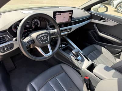 Audi A4 Avant 35 TFSI S line Aid/Leder/Optik Paket — slika 5
