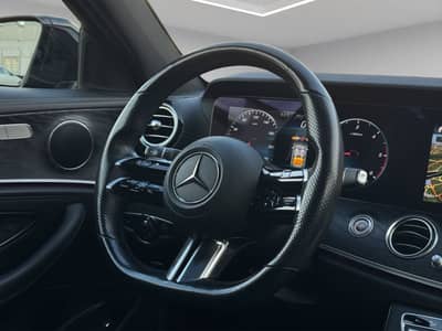Mercedes-Benz E 220d AMG-Line*Facelift*Distronic*LED*Kamera* — slika 13
