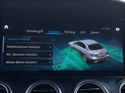 Mercedes-Benz E 220d AMG-Line*Facelift*Distronic*LED*Kamera* — slika 20