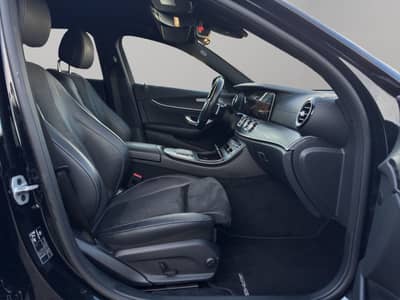 Mercedes-Benz E 220d AMG-Line*Facelift*Distronic*LED*Kamera* — slika 15