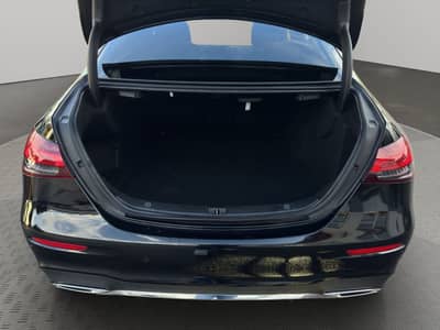 Mercedes-Benz E 220d AMG-Line*Facelift*Distronic*LED*Kamera* — slika 16