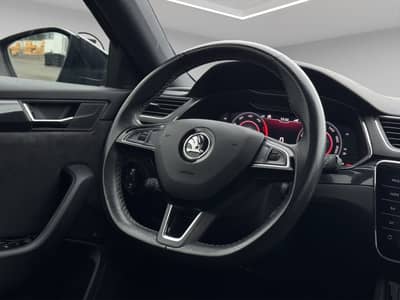 Skoda Superb Combi Sportline*Pano*Virtual*ACC*STHZ*Kam — slika 12