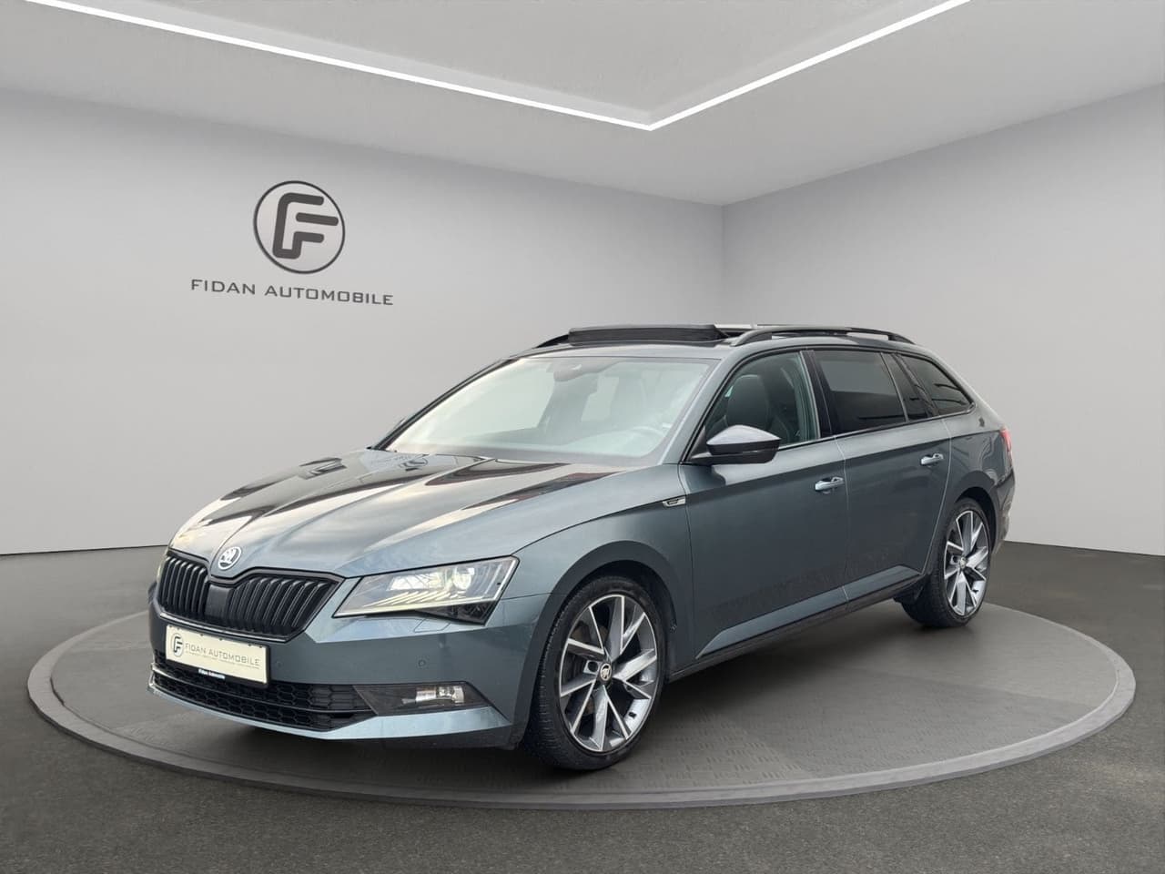 Skoda Superb Combi Sportline*Pano*Virtual*ACC*STHZ*Kam — slika 1