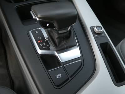 Audi A4 40 TDI S tronic Quattro LED Navi ACC 1-Hd 18" — slika 14