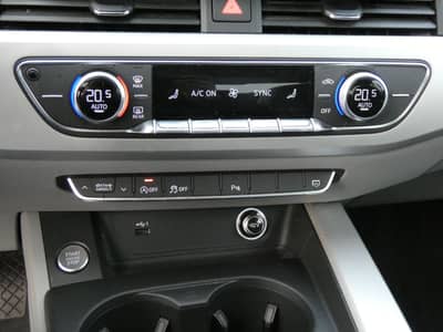 Audi A4 40 TDI S tronic Quattro LED Navi ACC 1-Hd 18" — slika 13