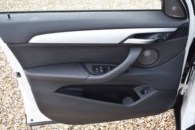 BMW X1 xDrive 20 d Advantage AHK H&K — slika 13