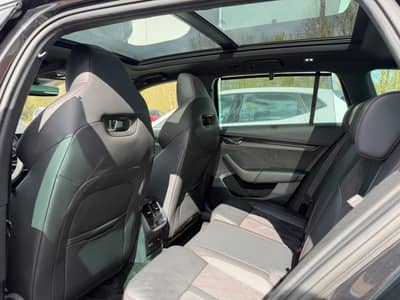 Skoda Octavia Combi RS Plus 4x4 PANO HUD AHK CAM — slika 11