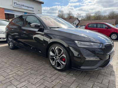 Skoda Octavia Combi RS Plus 4x4 PANO HUD AHK CAM — slika 4