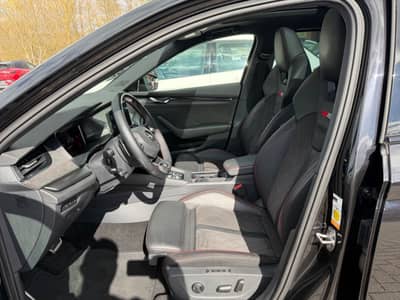 Skoda Octavia Combi RS Plus 4x4 PANO HUD AHK CAM — slika 5