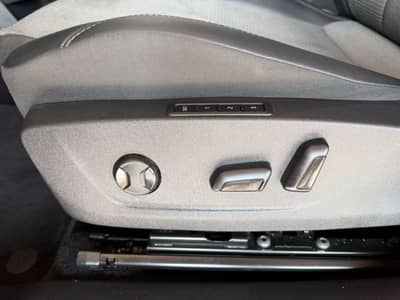 Skoda Enyaq 60 Loft AHK/Kamera — slika 8