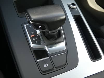 Audi Q5 40 TDI S tronic Quattro Matrix STHZG AHK 19" — slika 17
