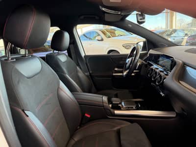 Mercedes-Benz B 220 d 4Matic AMG-Paket ACC LED Kamera — slika 17