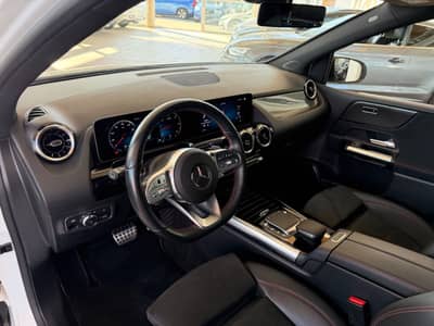 Mercedes-Benz B 220 d 4Matic AMG-Paket ACC LED Kamera — slika 13