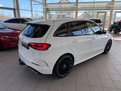 Mercedes-Benz B 220 d 4Matic AMG-Paket ACC LED Kamera — slika 8
