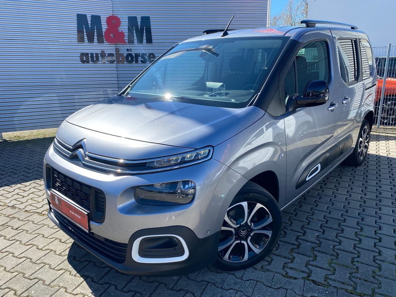 Citroën Berlingo Shine M ACC/Assistenz/Kamera/Sitzhz/HuD — slika 1