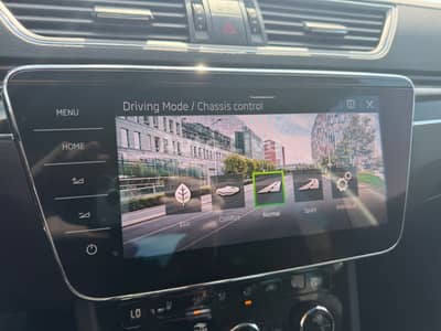 Skoda Superb 2.0 TDI DSG*L&K*VIR*PAN*MATRIX*AHK*KAMERA — slika 13
